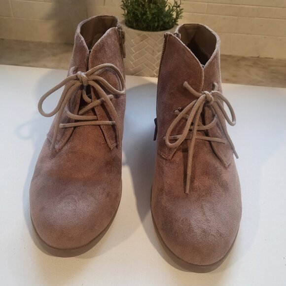 Relativity booties size 8 Pre-owned - Picture 1 of 7